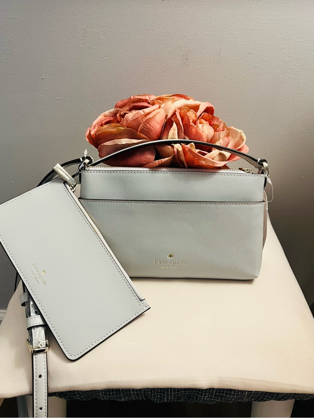 Kate Spade Women's Light Gray Saffiano Crossbody Bag Set. New With Tags. - Picture 3 of 8